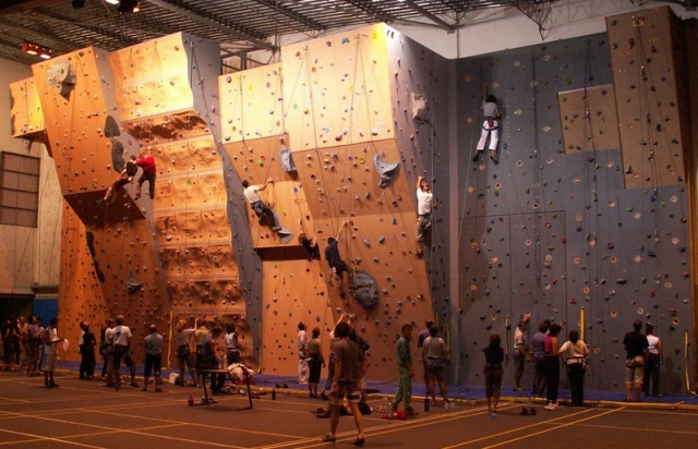 Struttura artificiale per arrampicata 